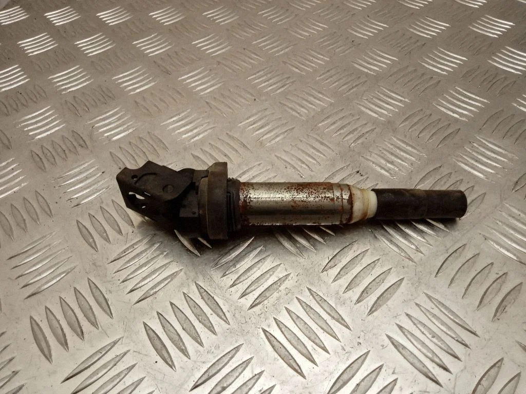 High voltage ignition coil 28372862