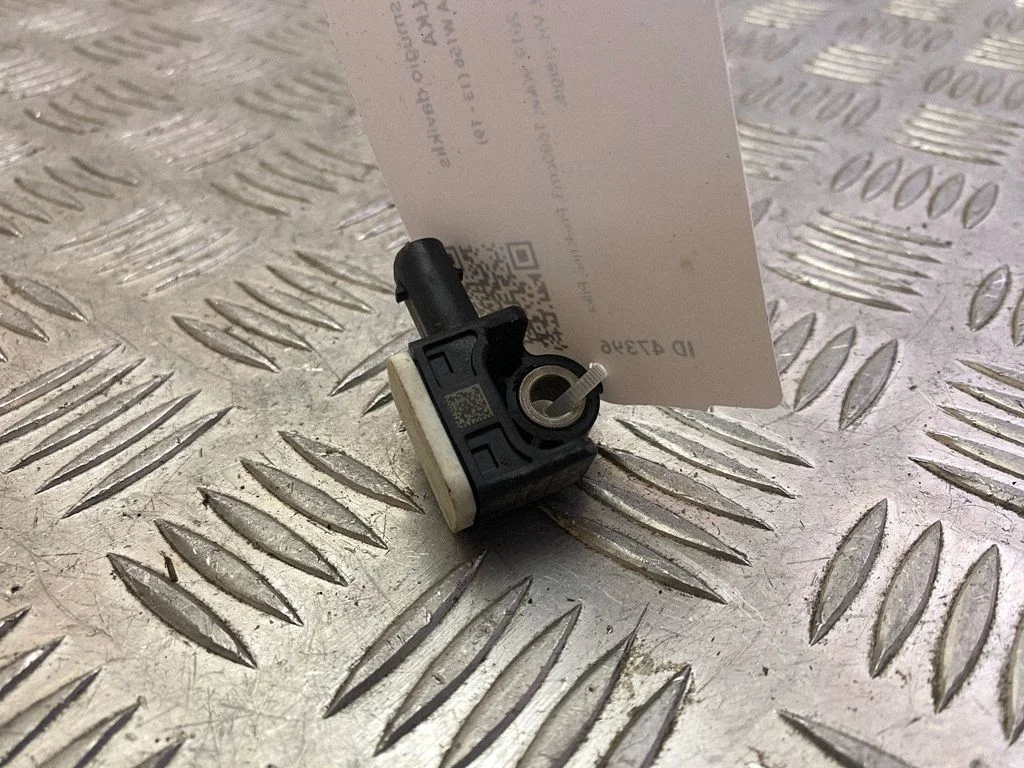 Drošības spilvenu trieciena sensors A1668210151