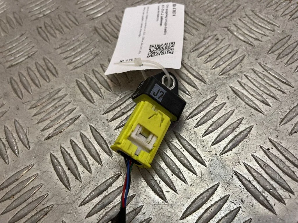 Airbag deployment crash/impact sensor – Lexus RX 450H (2016-)