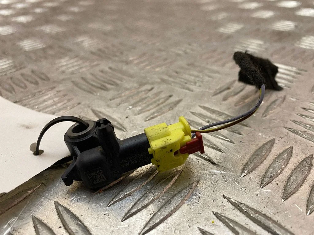 Airbag deployment crash/impact sensor – Audi A1 (2018-)