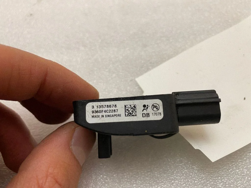 Airbag deployment crash/impact sensor 13578678 – Buick Encore GX I (2019-)