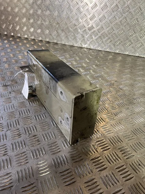 Absorber zderzaka przedniego – Volvo XC90 (2014-)