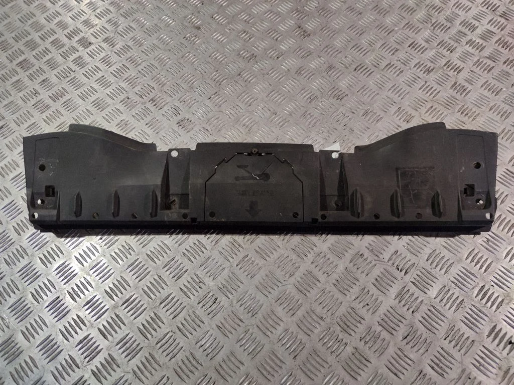 Tagumise kaitseraua põhjakaitse – Lexus NX (2014-2021)