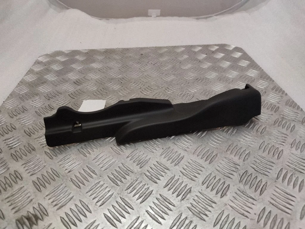 Front driver seat rail trim 42644206 – Buick Encore GX I (2019-)