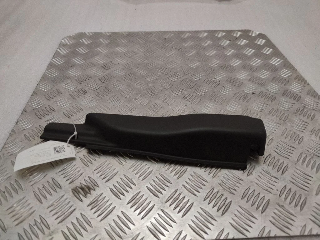 Front passenger seat rail trim 42644205 – Buick Encore GX I (2019-)