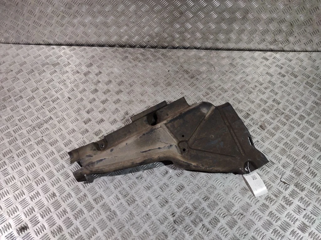 Rear underbody cover/under tray A1666807501
