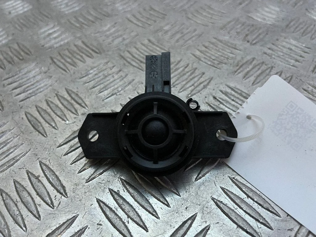 Front door high frequency speaker 31350426
