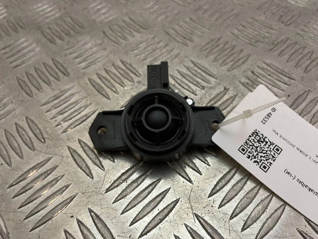 Front door high frequency speaker 31350426