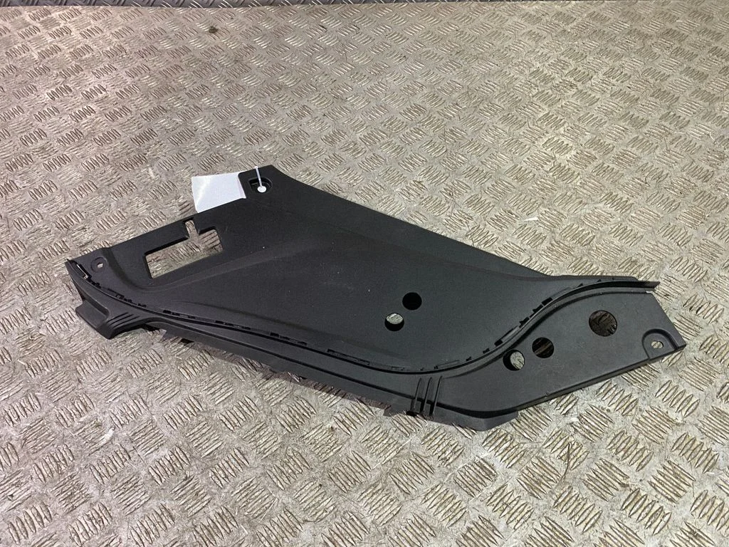 Radiator trim – Volvo XC90 (2014-)