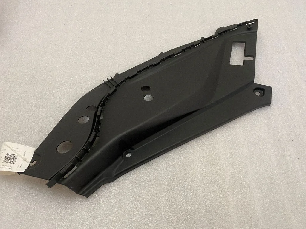 Radiator trim – Volvo XC90 (2014-)