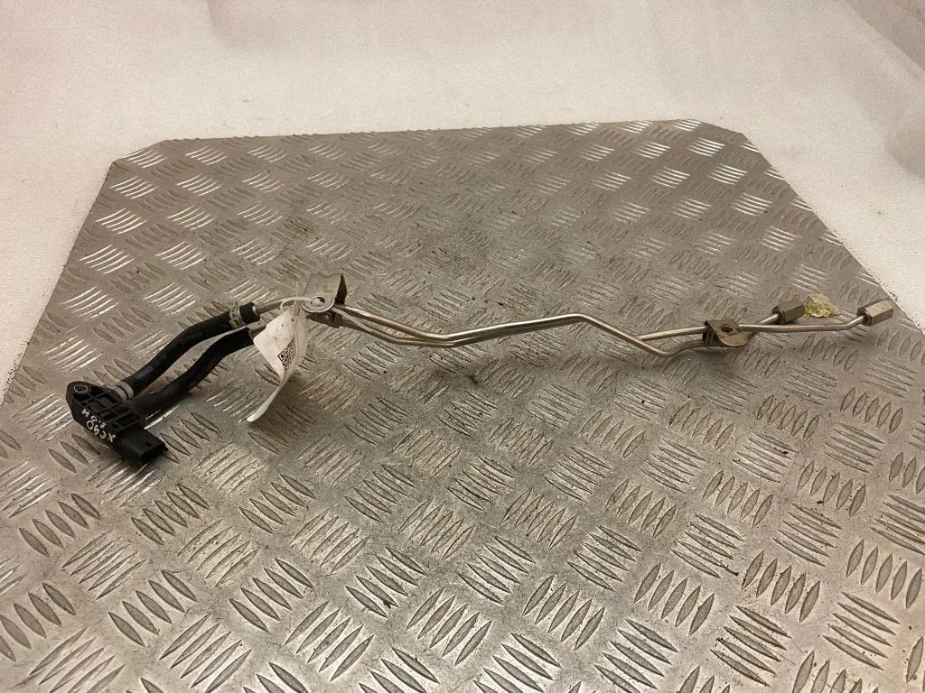 Exhaust gas pressure sensor 31697984