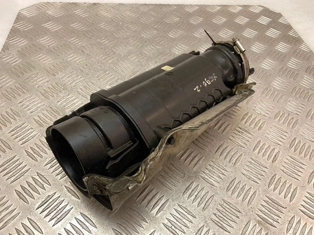 Intake resonator – Volvo XC90 (2014-)