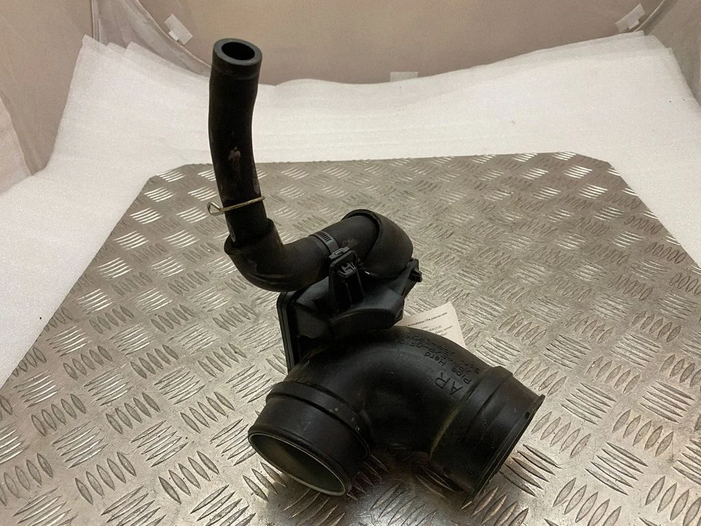 Intake resonator 1789336070