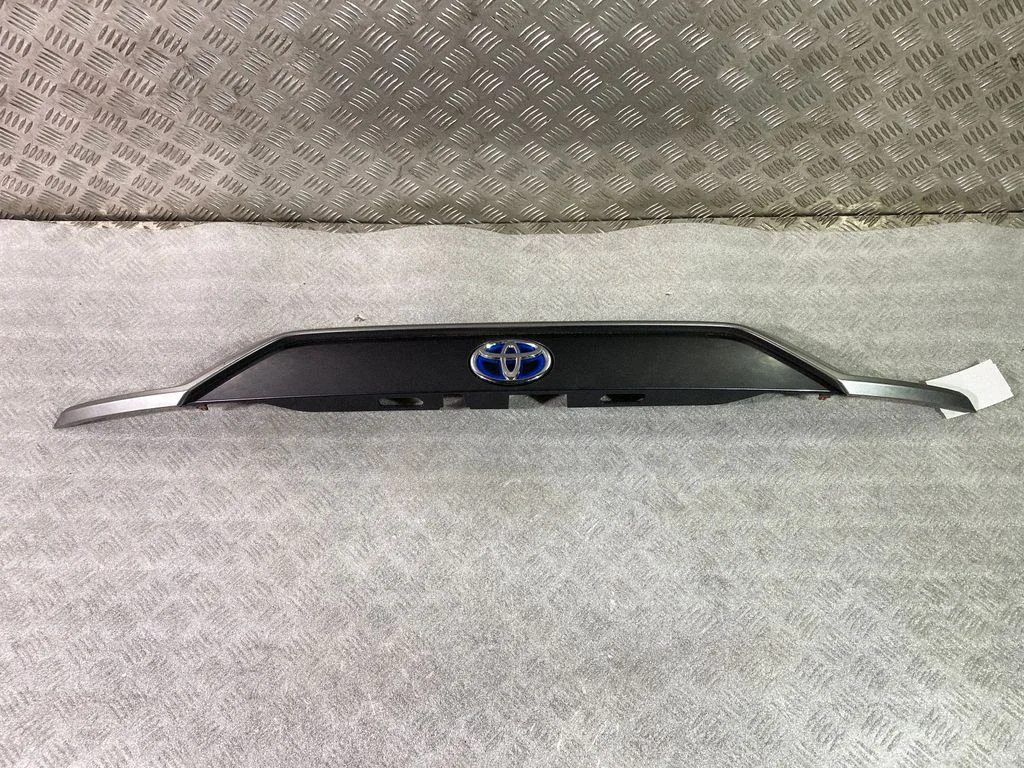 Listwa klapy bagażnika – Toyota RAV 4 (XA50) (2018-)