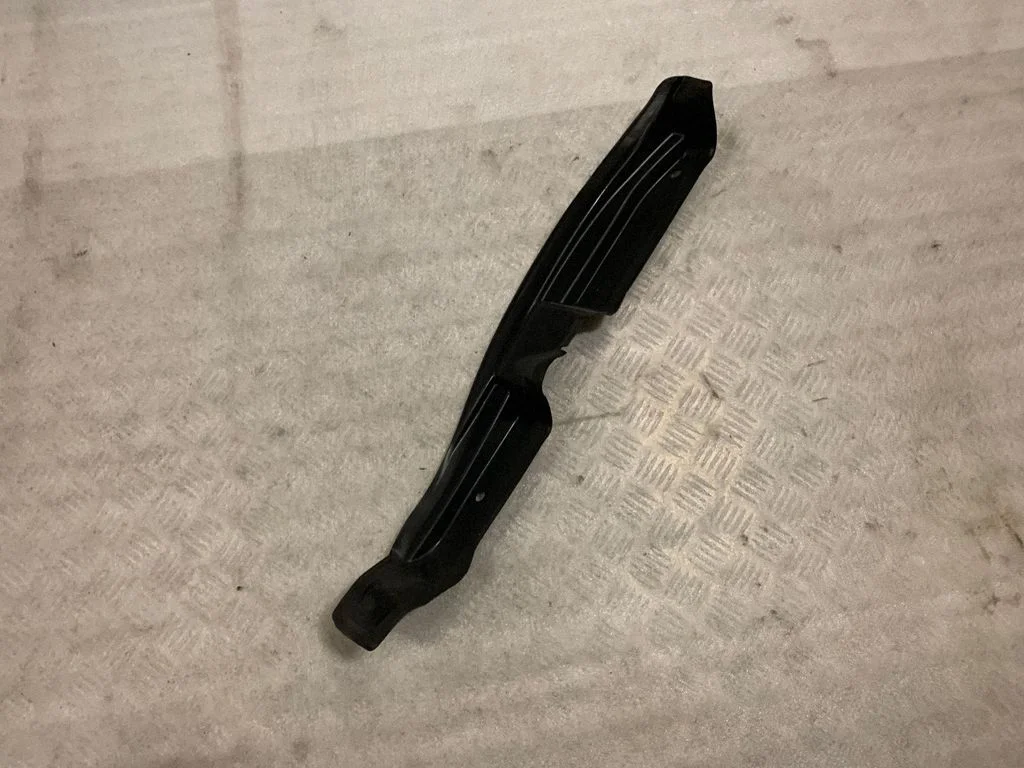 Poritiiva iluliist (molding) – Volvo S90, V90 (2016-)