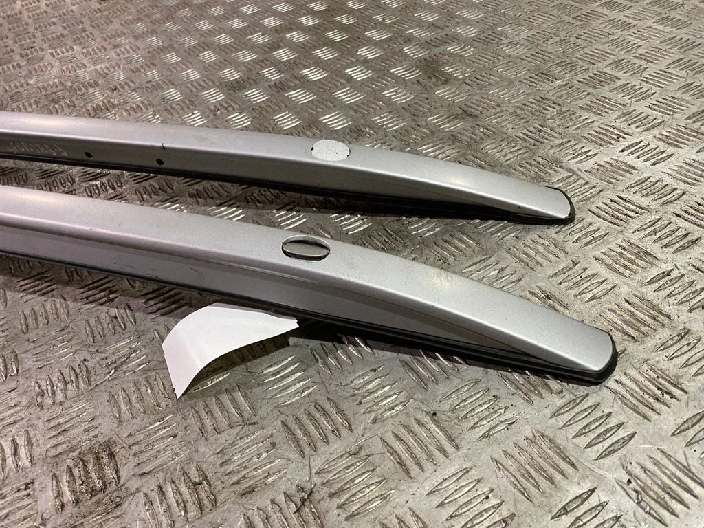 Roof bar rail