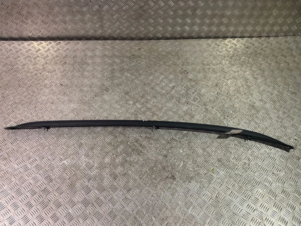Roof bar rail LV4BS550A62
