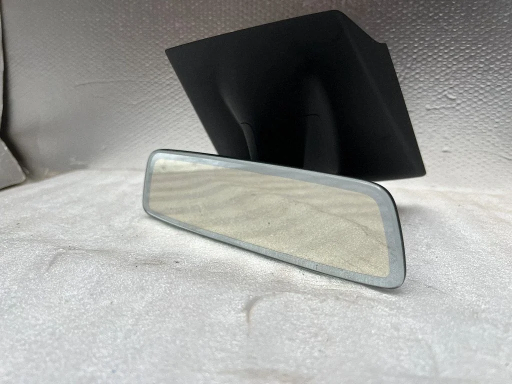 Rear view mirror (interior) – Tesla Model S (2012-)