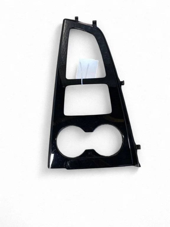 Cita centrālās konsoles (tuneļa) detaļa 8W2864241E