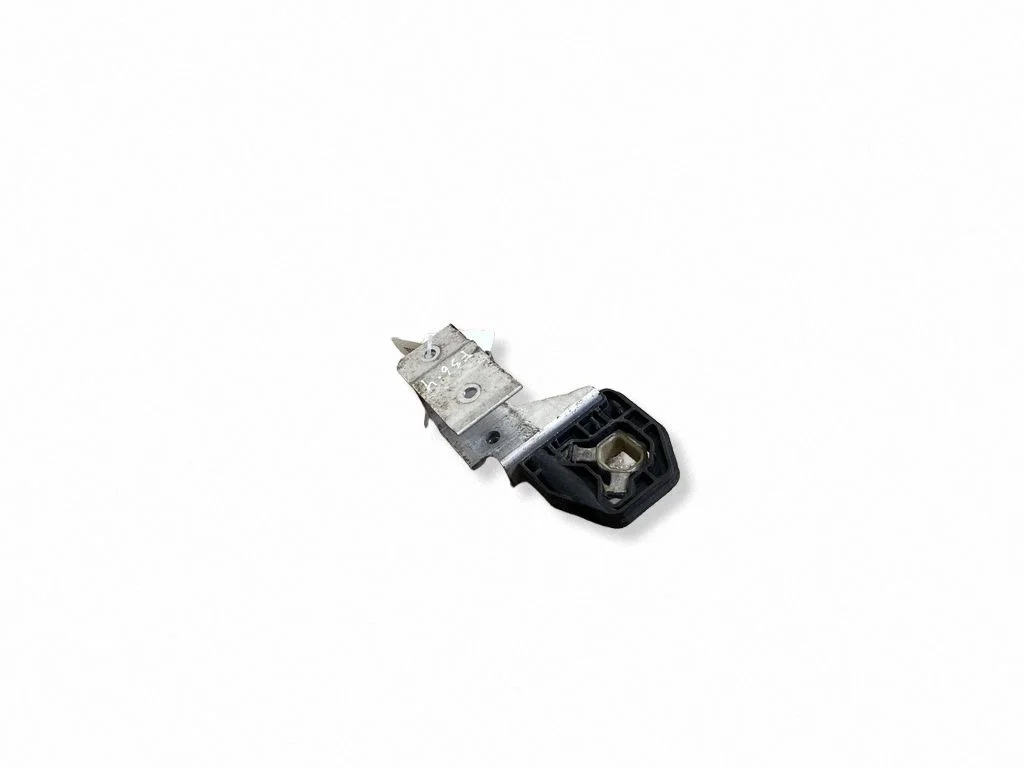 Radiator mount bracket – BMW 4 Series F36 Gran coupe (2017-)