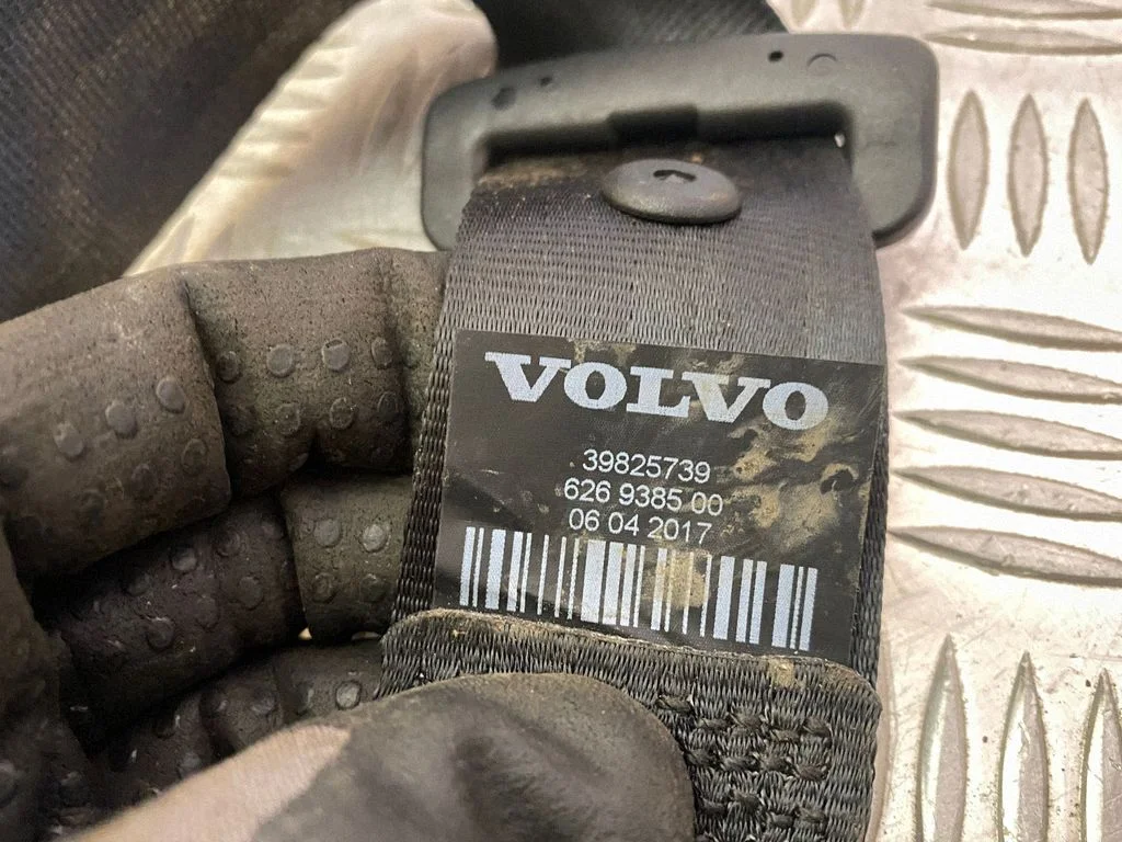 Kolmanda rea turvavöö 39825739