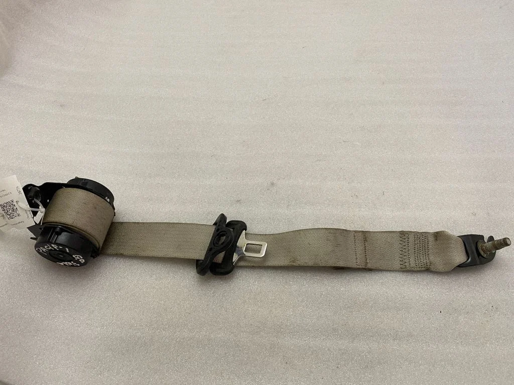 Third row seat belt – Chrysler Pacifica (2017-)
