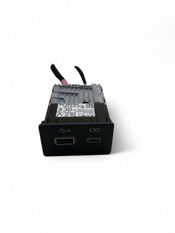 USB socket connector – Lexus RX 450H (2016-)