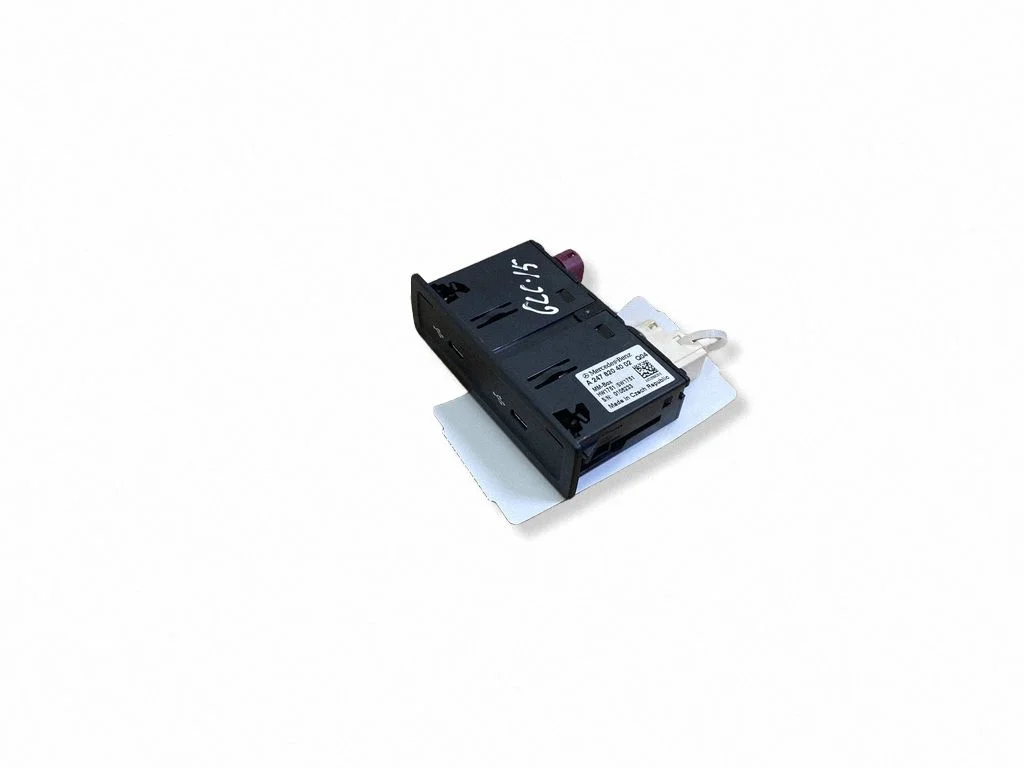 USB ligzda A2478204002