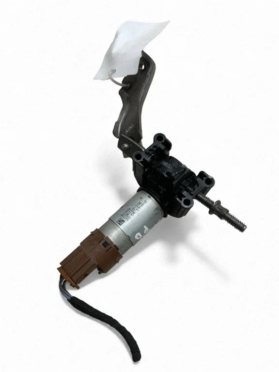 Seat adjustment motor C06710106