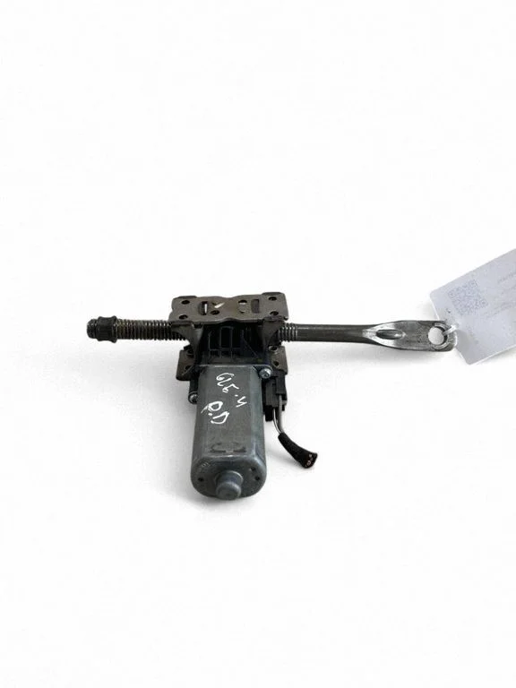 Seat adjustment motor D352205