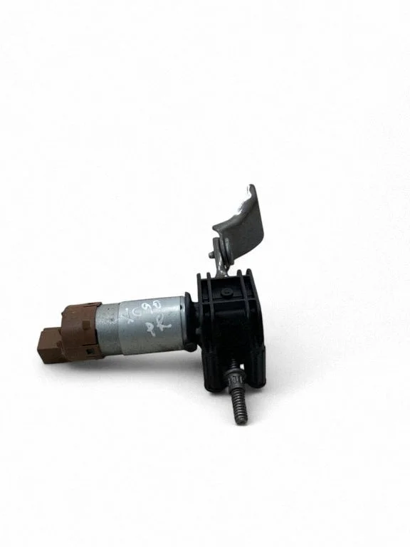 Seat adjustment motor C06710106