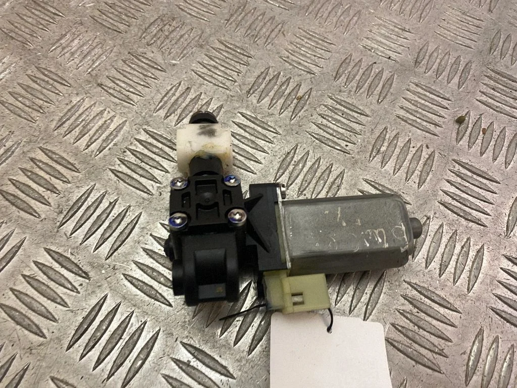 Seat adjustment motor 55181624 – Buick Encore GX I (2019-)