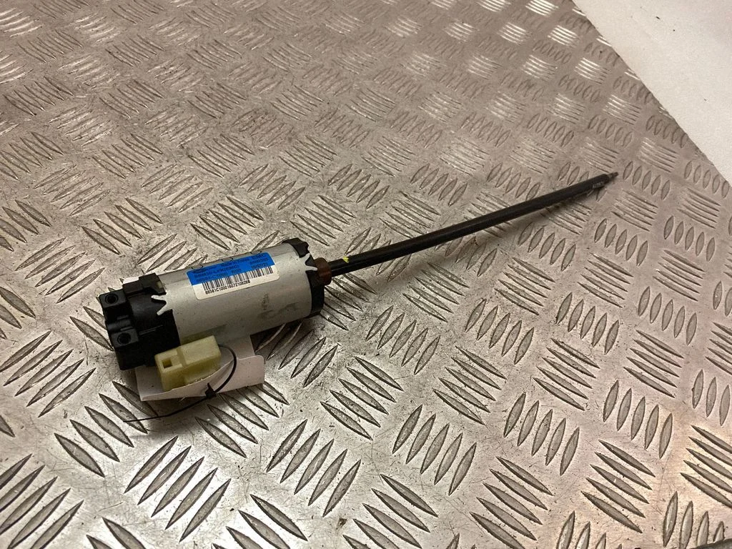 Seat adjustment motor 88581C1000