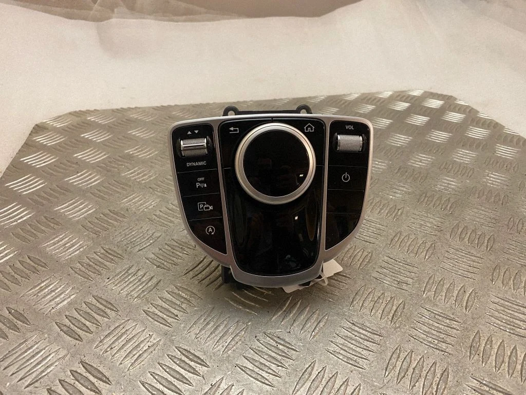 Multimediju kontrolieris – Mercedes-Benz E klase W213 (2016-)