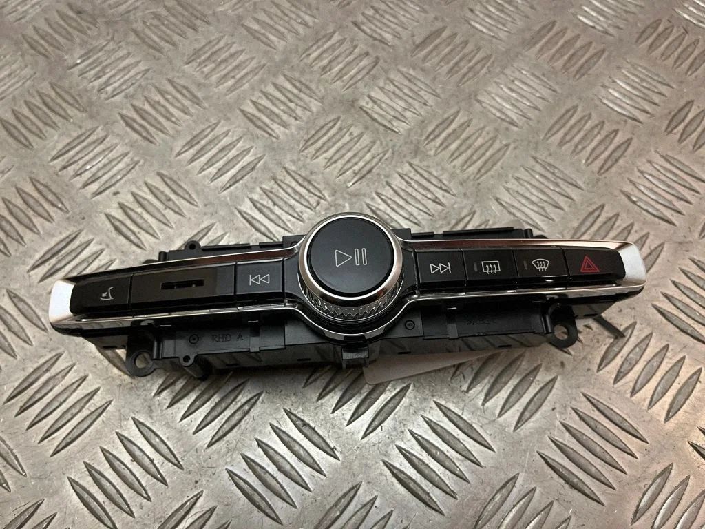 Head unit multimedia control – Volvo XC90 (2014-)