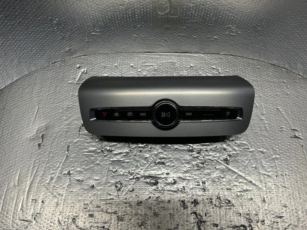 Head unit multimedia control – Volvo XC90 (2014-)