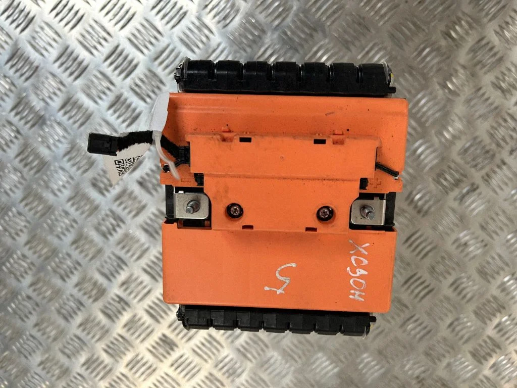 Hübriid-/elektriauto aku – Volvo XC90 (2014-)