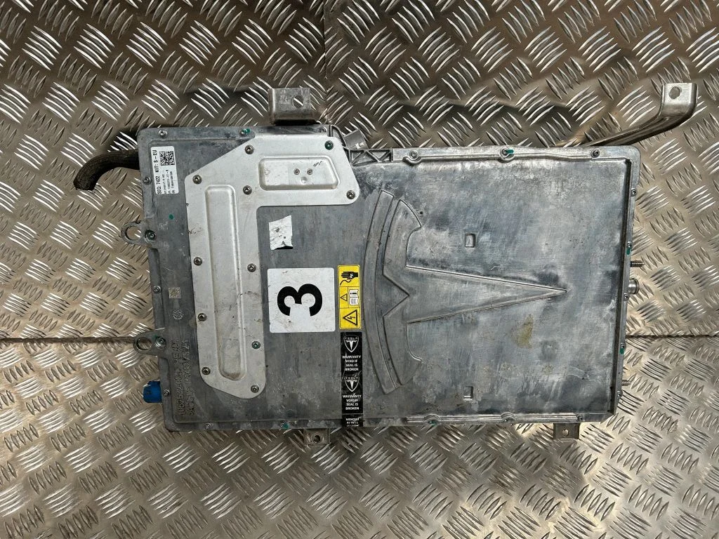 Voltage converter inverter 106651001B