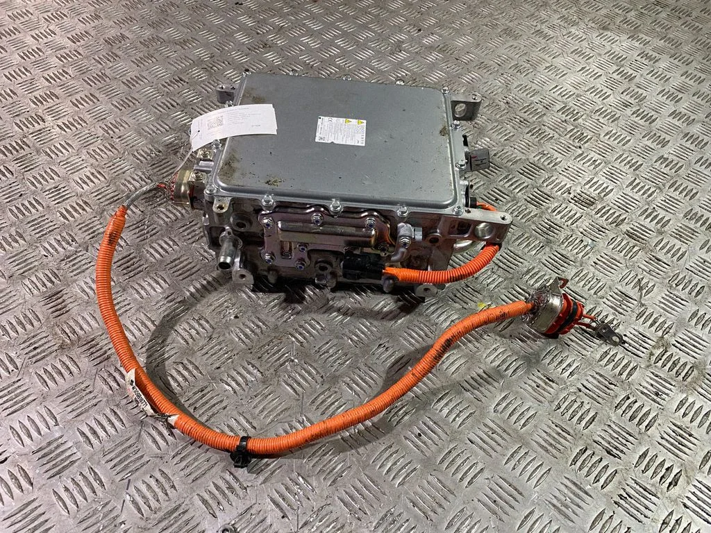 Inverter (pingemuundur) W005T70271