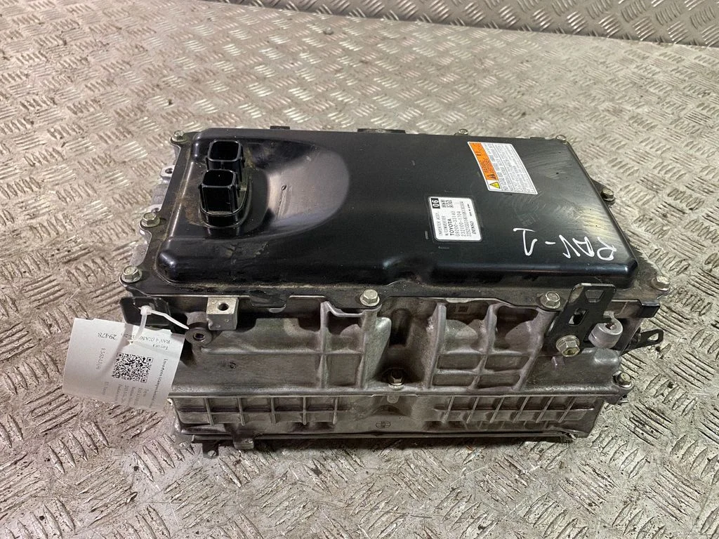 Voltage converter inverter – Toyota RAV 4 (XA50) (2018-)