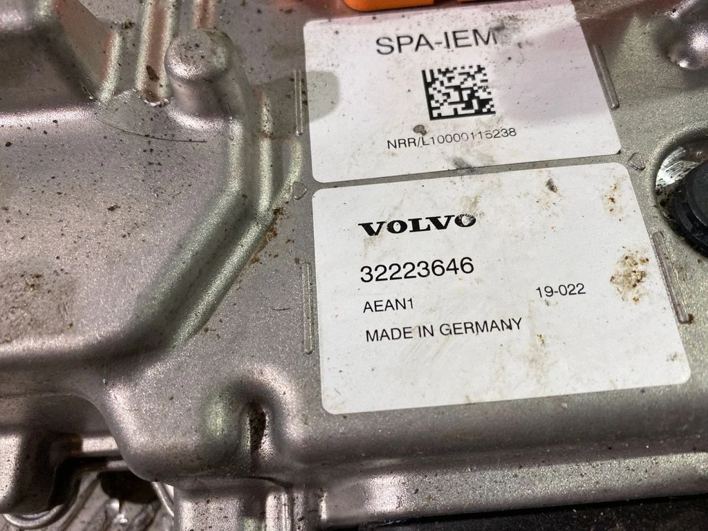 Voltage converter inverter 32223646
