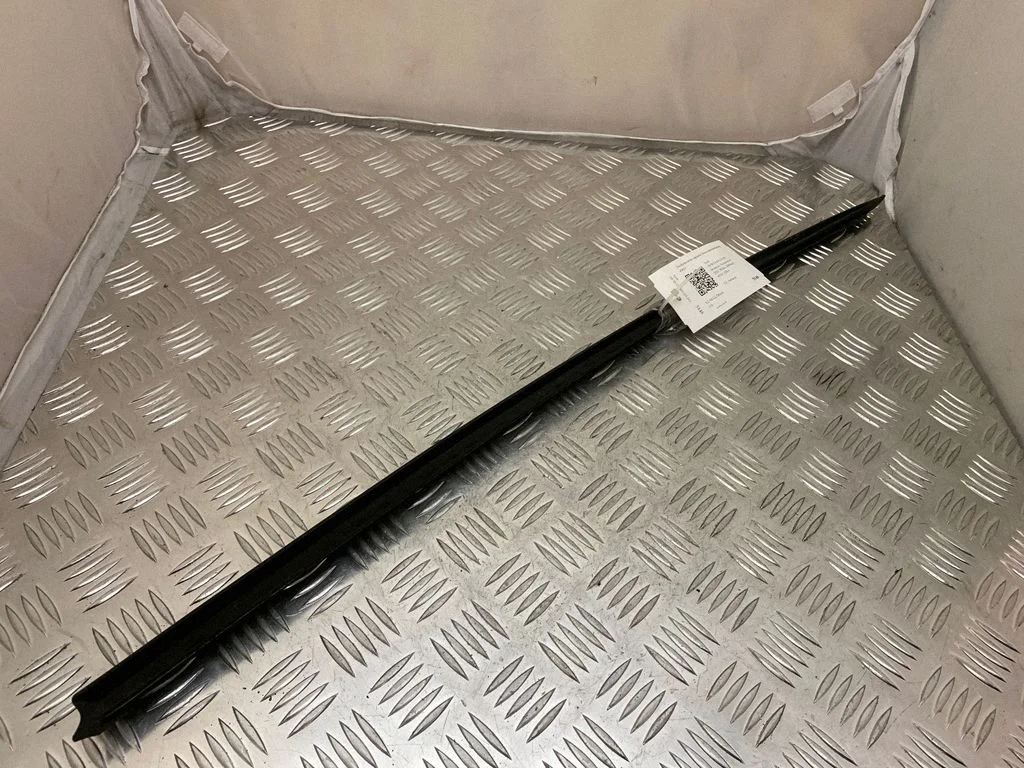 Windshield trim 4H0854328