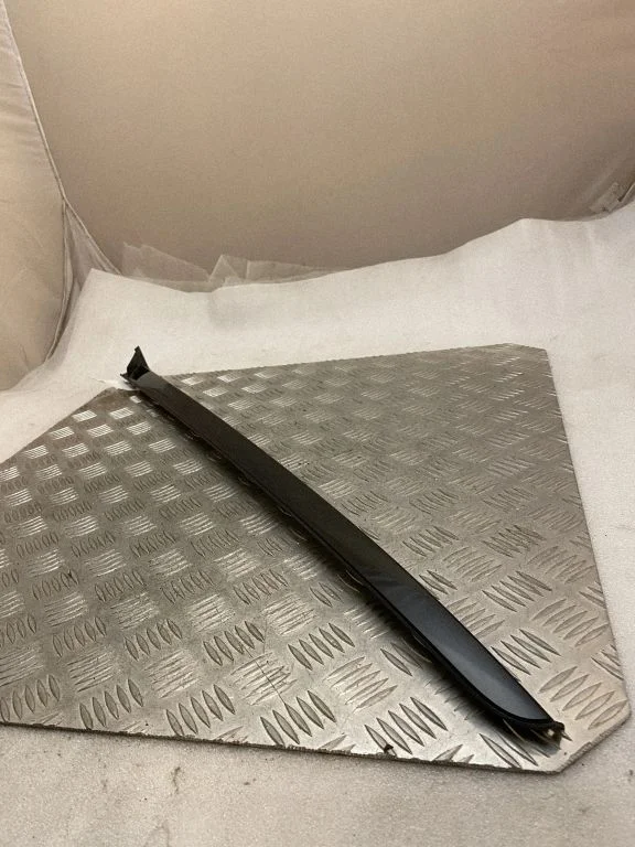 Windshield trim – Peugeot 5008 II (2016-)