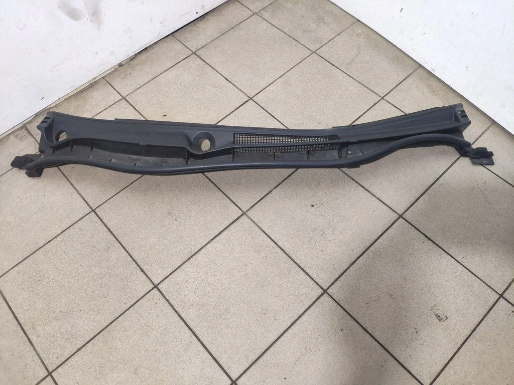 Listwa szyby przedniej – Lexus IS III XE30 (2013-2020)
