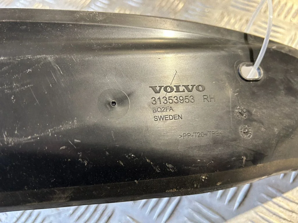 Poritiiva otsaliist – Volvo XC90 (2014-)