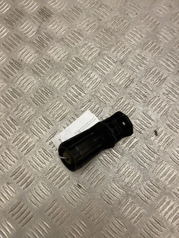 Air filter cleaner box bracket assembly – Volvo XC90 (2014-)
