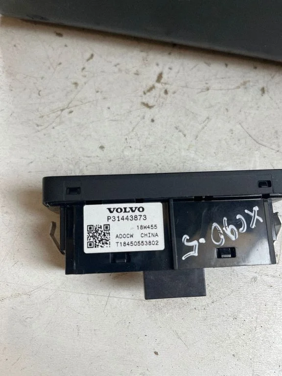 Tailgate opening switch 31443873