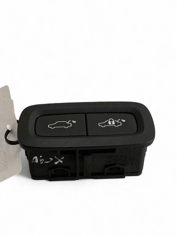 Tailgate opening switch – Volvo XC90 (2014-)