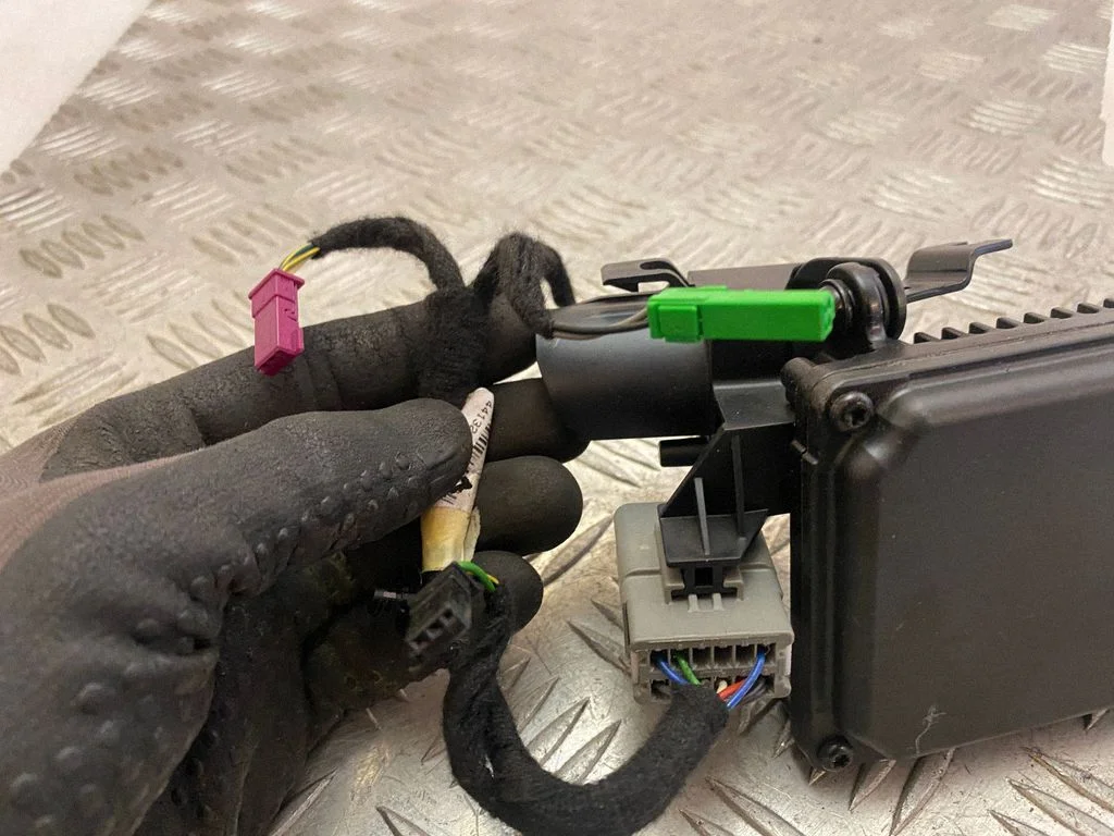 Windshield/windscreen camera 31445989