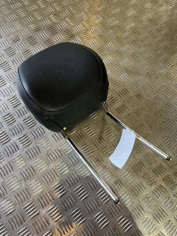 Front seat headrest – Mercedes-Benz ML-Class W166 (2012-2017)
